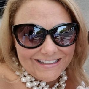 Meet your Posher, Alia